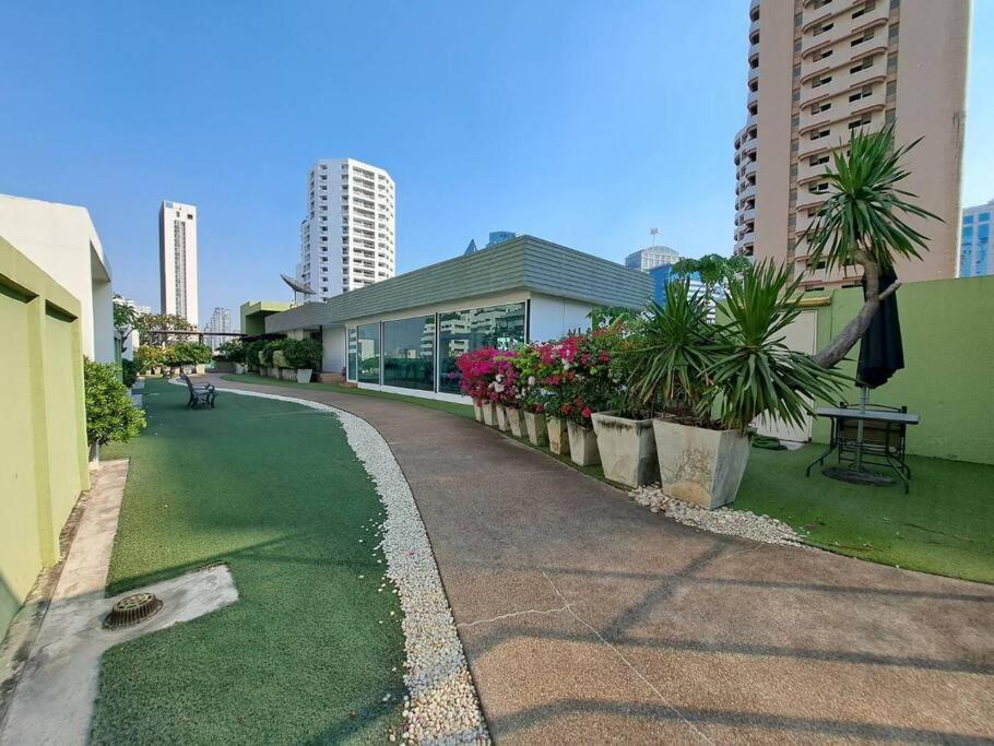 Pangsapuri 1 Bedroom In Sukhumvit Cbd 5 Min To Bts Phromphong