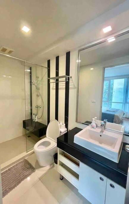 1 Bedroom In Sukhumvit Cbd 5 Min To Bts Phromphong Pangsapuri Bangkok